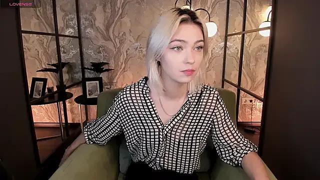 AlysiaSun_ on StripChat