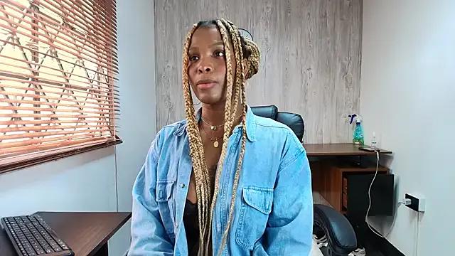 StripChat AuroraBrow is Freechat AuroraBrow — bouncing tits