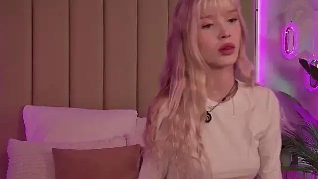 BellaSecrett's avatar