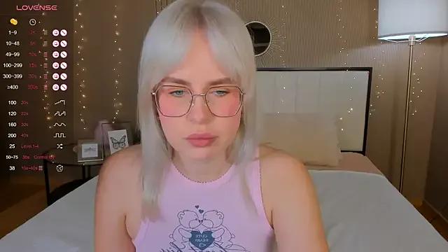 Freechat bellatip on StripChat