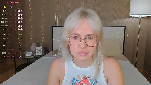 Freechat bellatip on StripChat