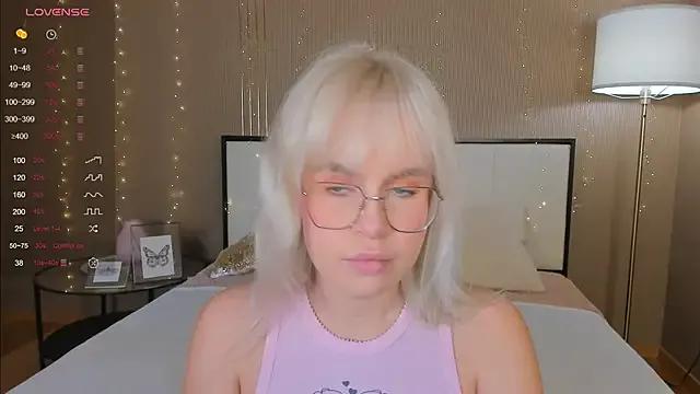 Freechat bellatip on StripChat