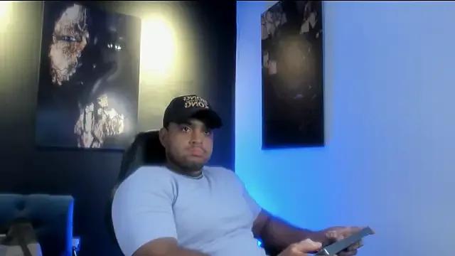 StripChat Big_furry_bear13 is Freechat Big_furry_bear13 — ALL NAKED AND OIL UP