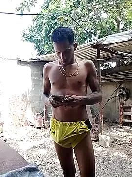 blackhot30 — Sacar polla al aire libre