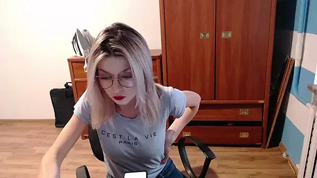 Freechat Butterfly_Lily on StripChat