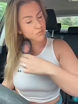 Charleigh_xx on StripChat