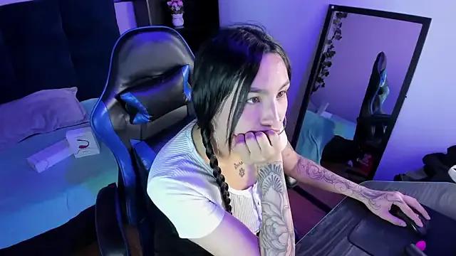 Freechat ChloeeTompson_ on StripChat