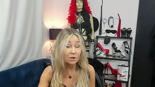 Private crystaLUX on StripChat