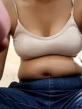 Freechat CuteSarikaLIVE on StripChat