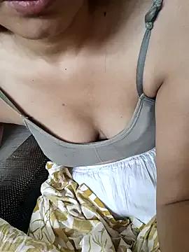 Freechat CuteSarikaLIVE on StripChat