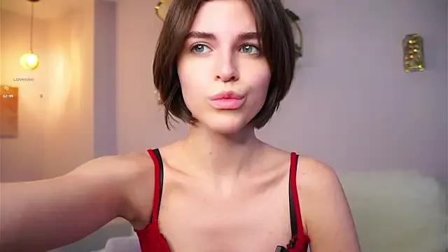 EleneButton on StripChat