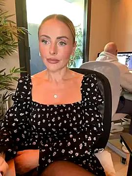 Freechat EmaSalis on StripChat