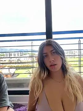 Enyeld_ruru on StripChat 