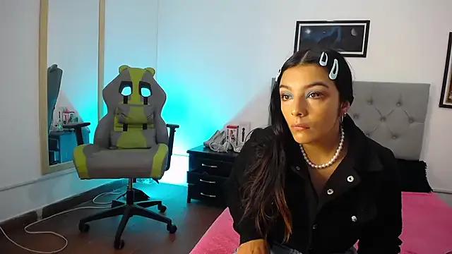 Freechat Esmeraldaa- on StripChat