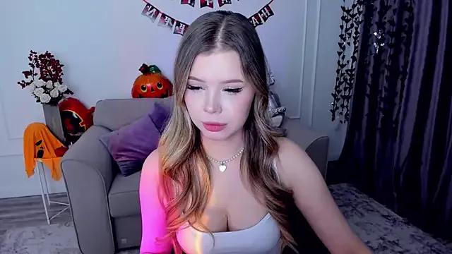 FollowLovee on StripChat