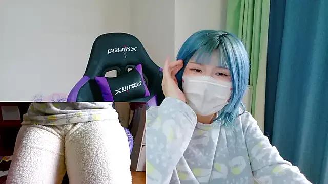 hazuki_8008 on StripChat