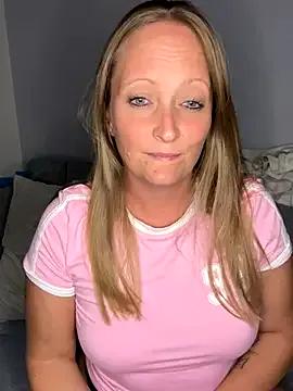 HoneyBluex on StripChat