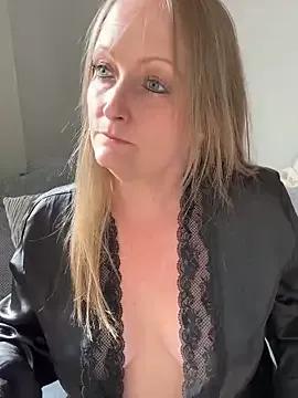 HoneyBluex on StripChat