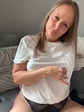 HoneyBluex on StripChat