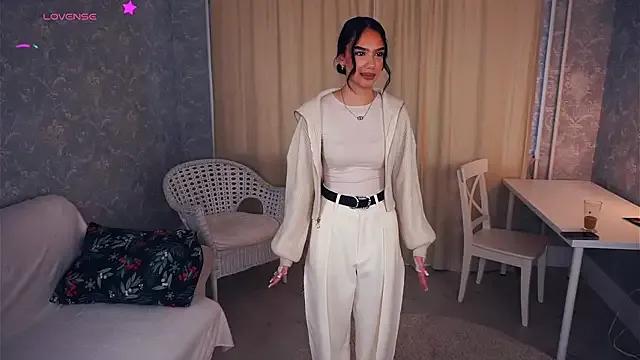 StripChat HyeTysarczyk is Freechat HyeTysarczyk — tease you with my curves