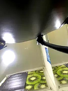 Freechat Isabella21_ on StripChat