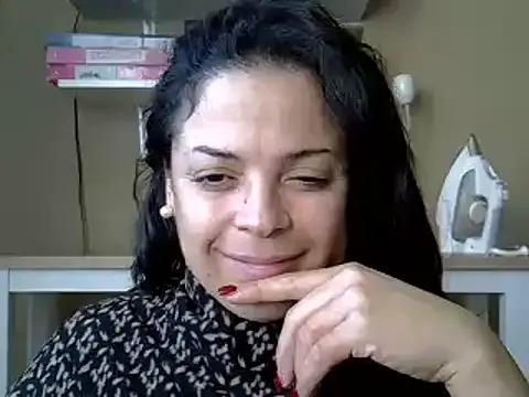 ITALIANASISIXX — Freechat on StripChat