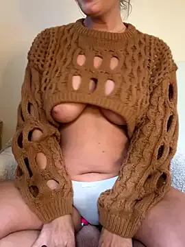 Jodi-Sands — Flash my tits