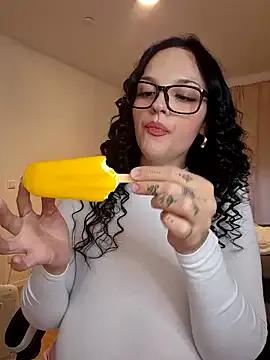 JUJUICY- on StripChat