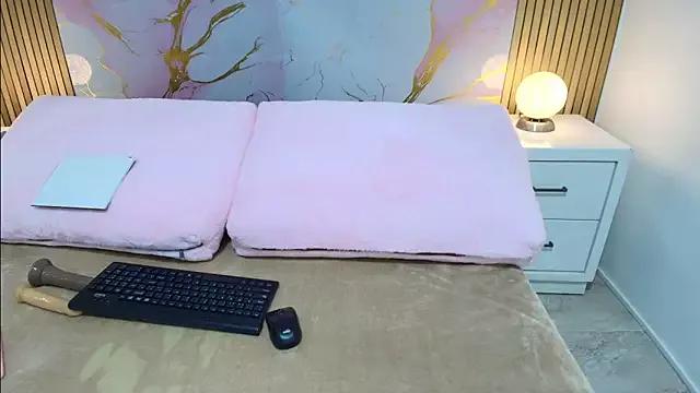 Private JulietaMills on StripChat