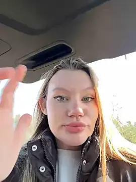 justmilaa on StripChat