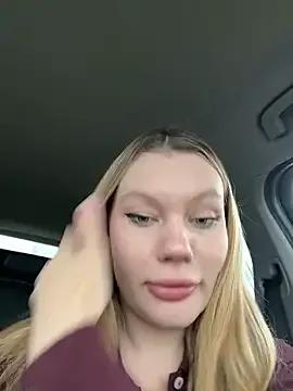 justmilaa on StripChat