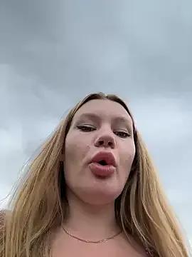 justmilaa on StripChat