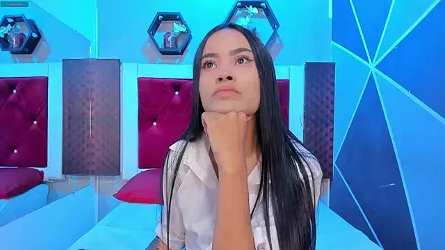 Freechat Karoll014 on StripChat