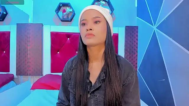 Freechat Karoll014 on StripChat