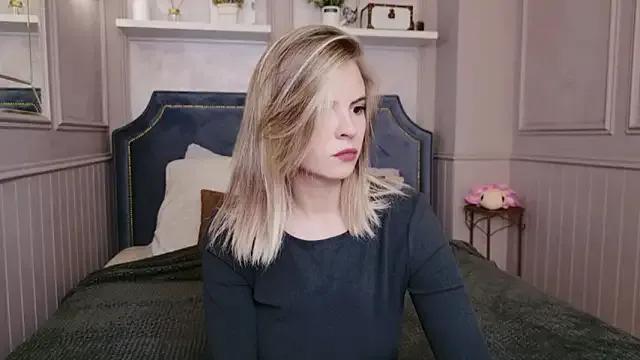 StripChat KiaraRolls is Freechat KiaraRolls — show feet