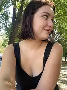 Freechat KikiWatson on StripChat