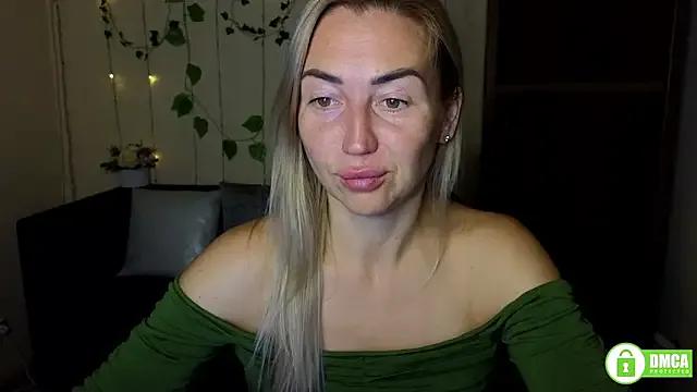 Freechat Kiss_julli88I on StripChat