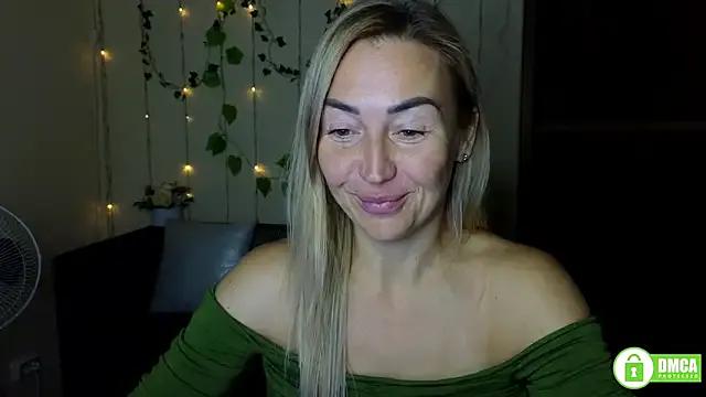 Freechat Kiss_julli88I on StripChat