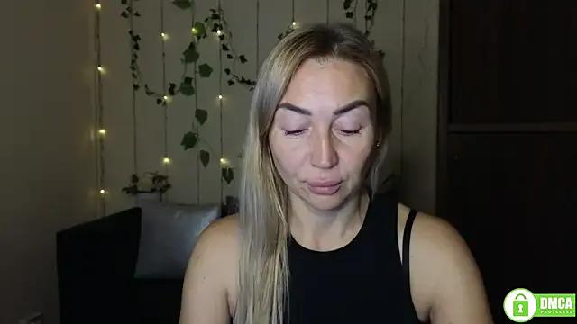 Freechat Kiss_julli88I on StripChat