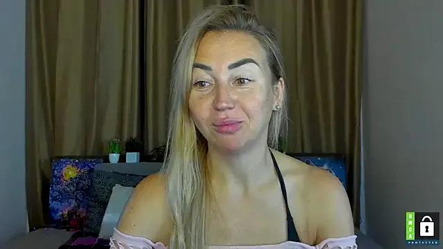 Freechat Kiss_julli88I on StripChat