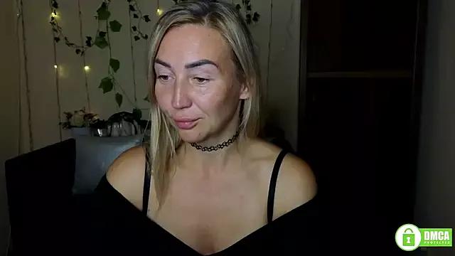 Freechat Kiss_julli88I on StripChat