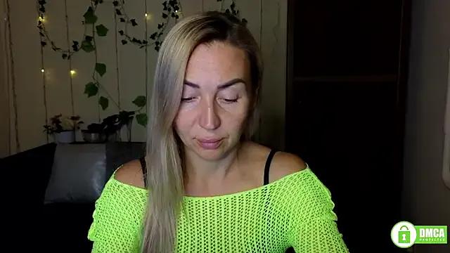 Freechat Kiss_julli88I on StripChat