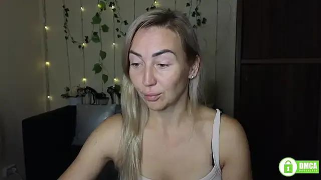 Freechat Kiss_julli88I on StripChat