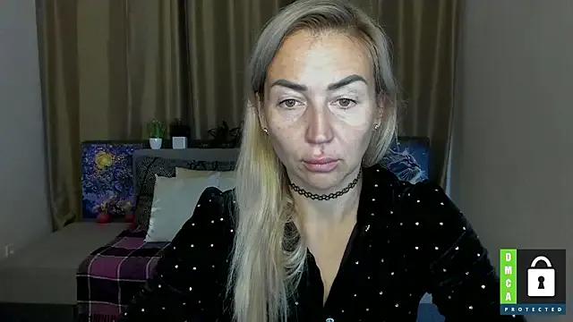 Freechat Kiss_julli88I on StripChat