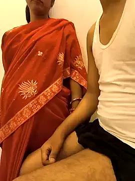 Freechat Kissing_Couple on StripChat