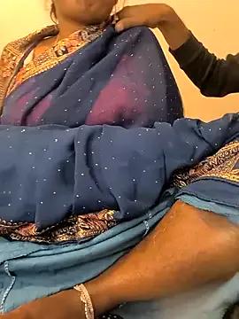 Freechat Kissing_Couple on StripChat