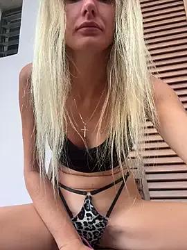 StripChat Lady_Liaa is Freechat Lady_Liaa — DEEP BLOWJOB+ALL NAKED ON PUBLIC BEACH