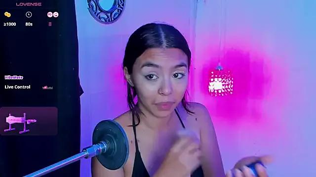 Freechat lanna_brunette on StripChat