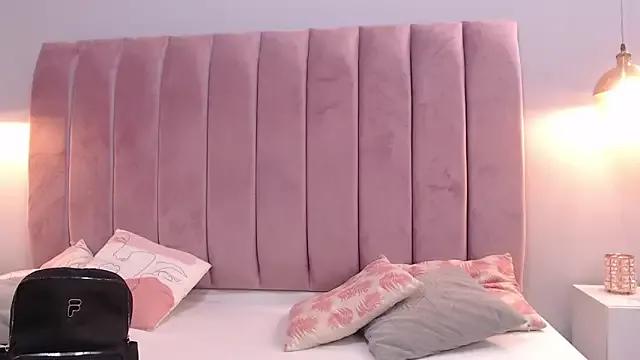 Freechat LeenaBrown on StripChat