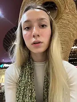 Lia__Love on StripChat